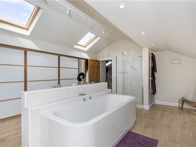 En Suite Bathroom and Dressing Area